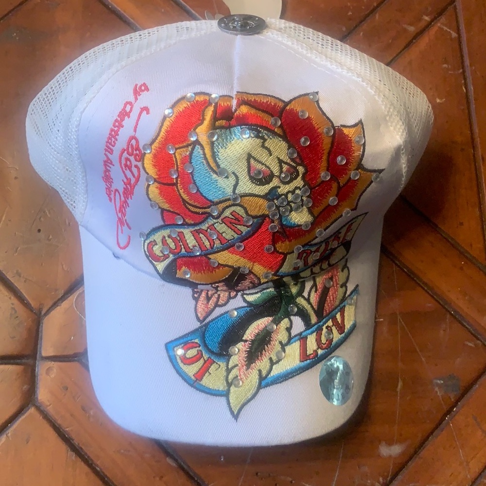 New with tags Unisex cap.